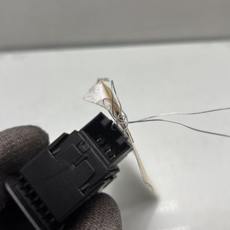 Interrupteur de leve vitre arriere droit VOLKSWAGEN TOURAN 3 Photo n°3