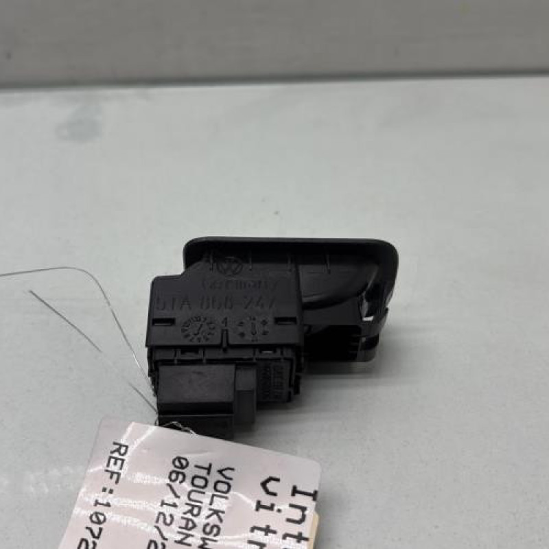 Interrupteur de leve vitre arriere gauche VOLKSWAGEN TOURAN 3 Photo n°3