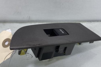 Interrupteur de leve vitre arriere droit LEXUS IS 2 Photo n°1