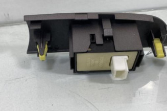 Interrupteur de leve vitre arriere droit LEXUS IS 2