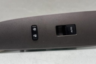 Interrupteur de leve vitre avant droit LEXUS IS 2 Photo n°1