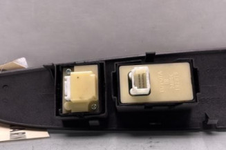 Interrupteur de leve vitre avant droit LEXUS IS 2