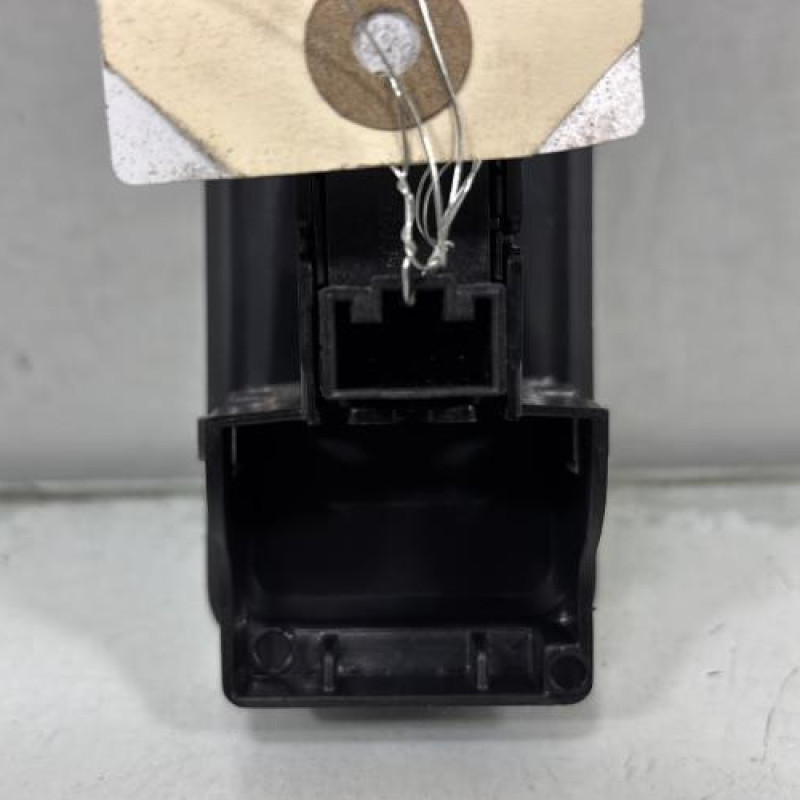 Interrupteur de leve vitre arriere gauche SEAT ATECA Photo n°3