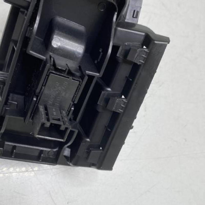 Interrupteur de leve vitre avant droit SEAT ATECA Photo n°3