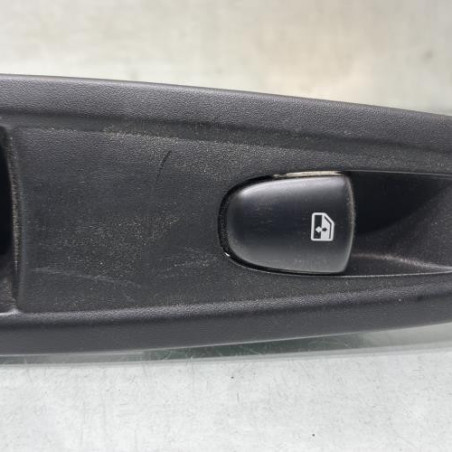 Interrupteur de leve vitre arriere gauche RENAULT KADJAR