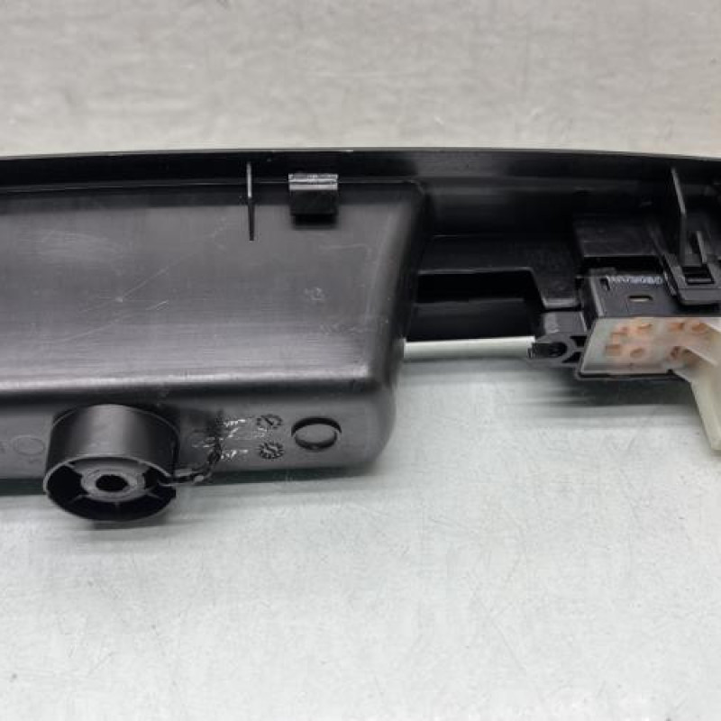 Interrupteur de leve vitre arriere gauche RENAULT KADJAR Photo n°4