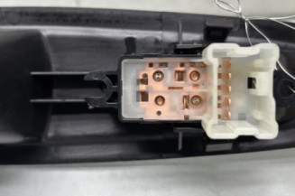 Interrupteur de leve vitre arriere gauche RENAULT KADJAR