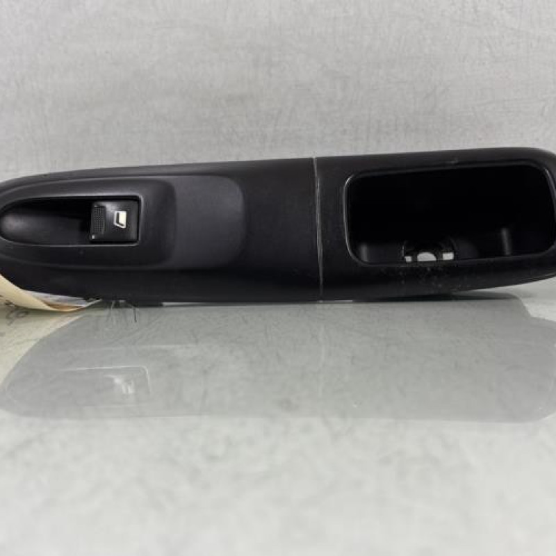 Interrupteur de leve vitre avant droit PEUGEOT 406 Photo n°1