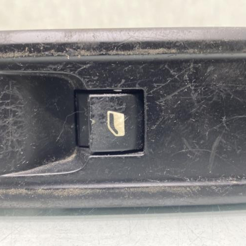 Interrupteur de leve vitre avant droit CITROEN C3 2 Photo n°2