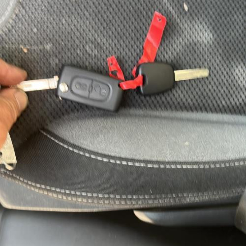 Interrupteur de leve vitre avant droit CITROEN C3 2 Photo n°16