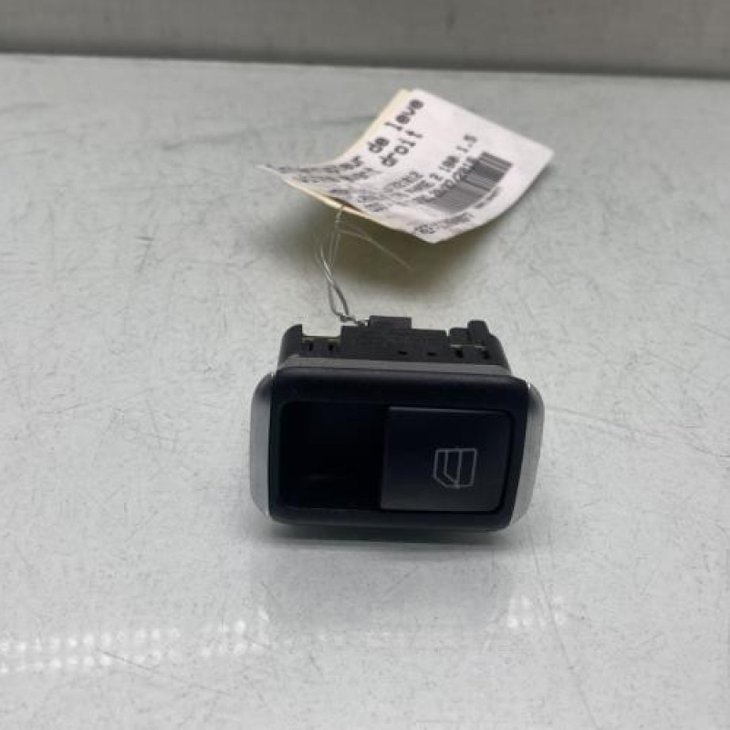 Interrupteur de leve vitre avant droit MERCEDES CLASSE A 176 Photo n°1