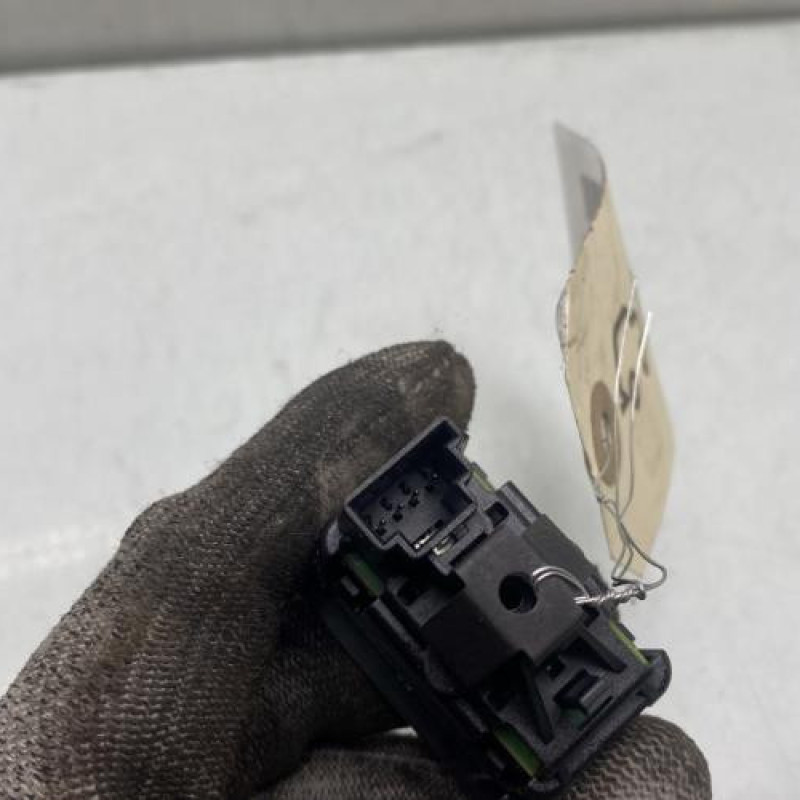 Interrupteur de leve vitre avant droit MERCEDES CLASSE A 176 Photo n°3