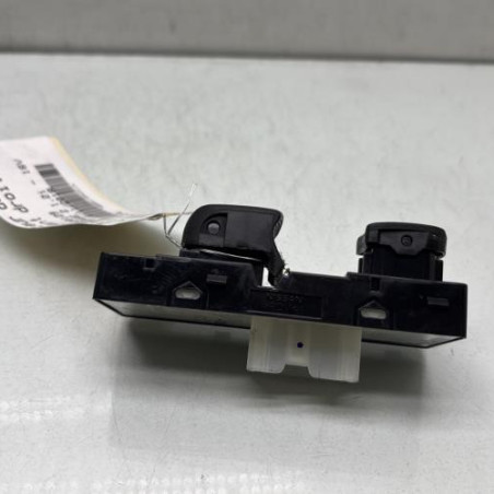 Interrupteur de leve vitre avant droit NISSAN QASHQAI 2