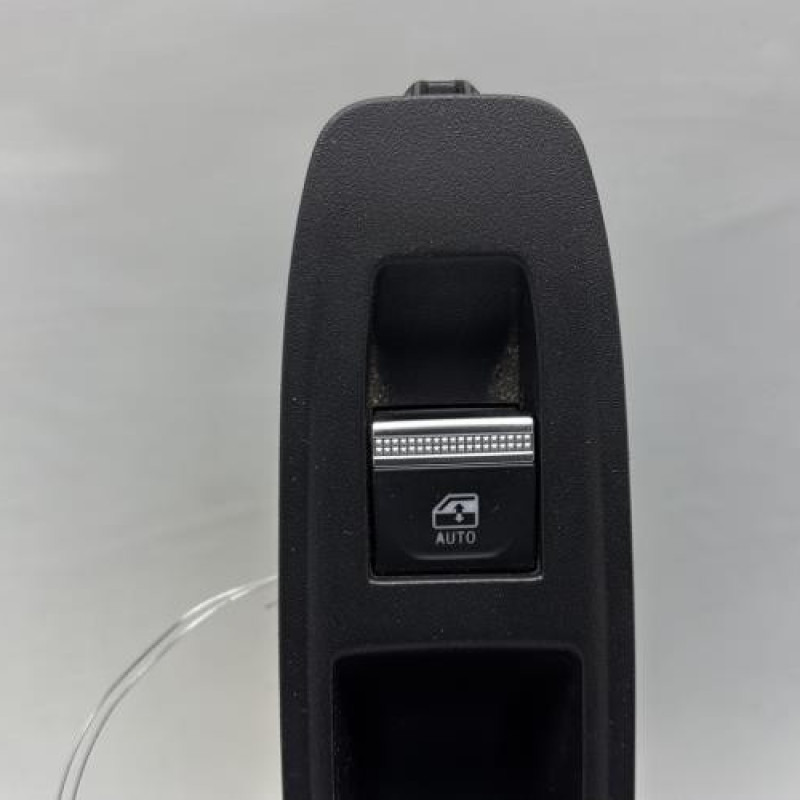 Interrupteur de leve vitre arriere droit RENAULT CLIO 5 Photo n°2