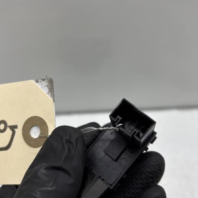 Interrupteur de leve vitre arriere droit VOLKSWAGEN GOLF 6 Photo n°2