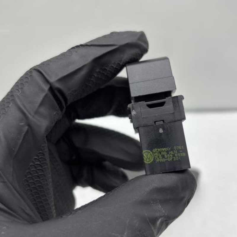 Interrupteur de leve vitre arriere droit VOLKSWAGEN GOLF 6 Photo n°3