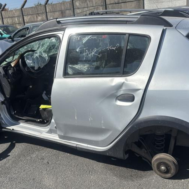 Interrupteur de leve vitre arriere gauche DACIA SANDERO 2 Photo n°9