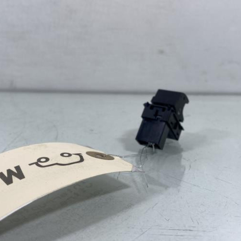 Interrupteur de leve vitre arriere gauche VOLKSWAGEN POLO 6 Photo n°3