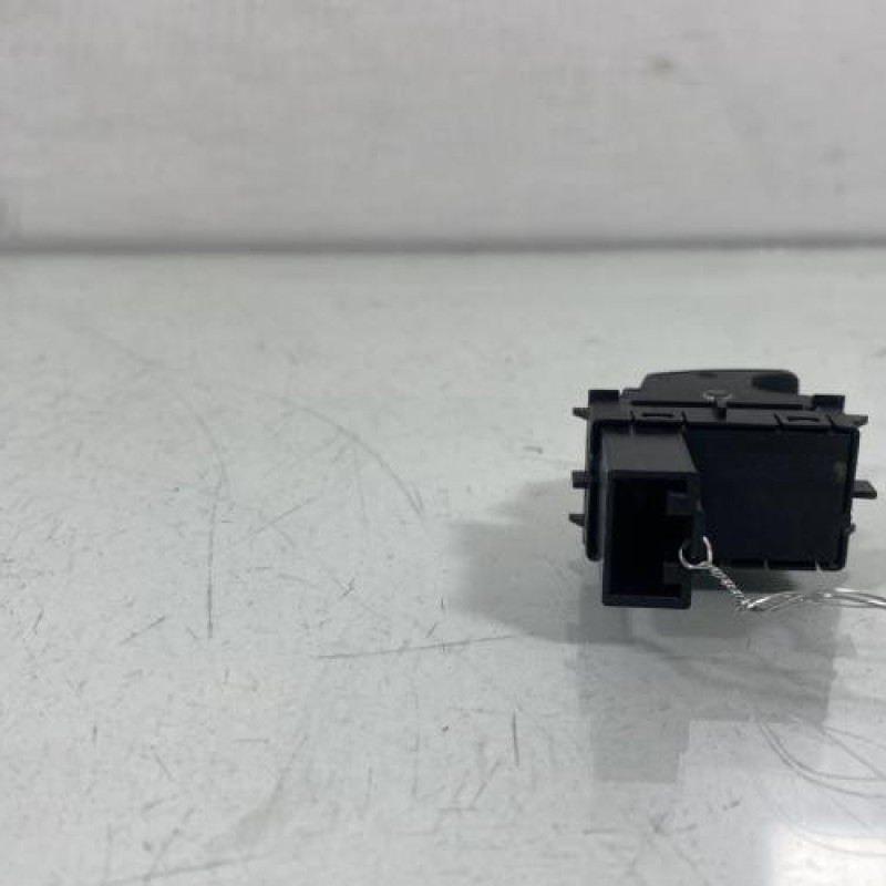 Interrupteur de leve vitre arriere gauche VOLKSWAGEN POLO 6 Photo n°5