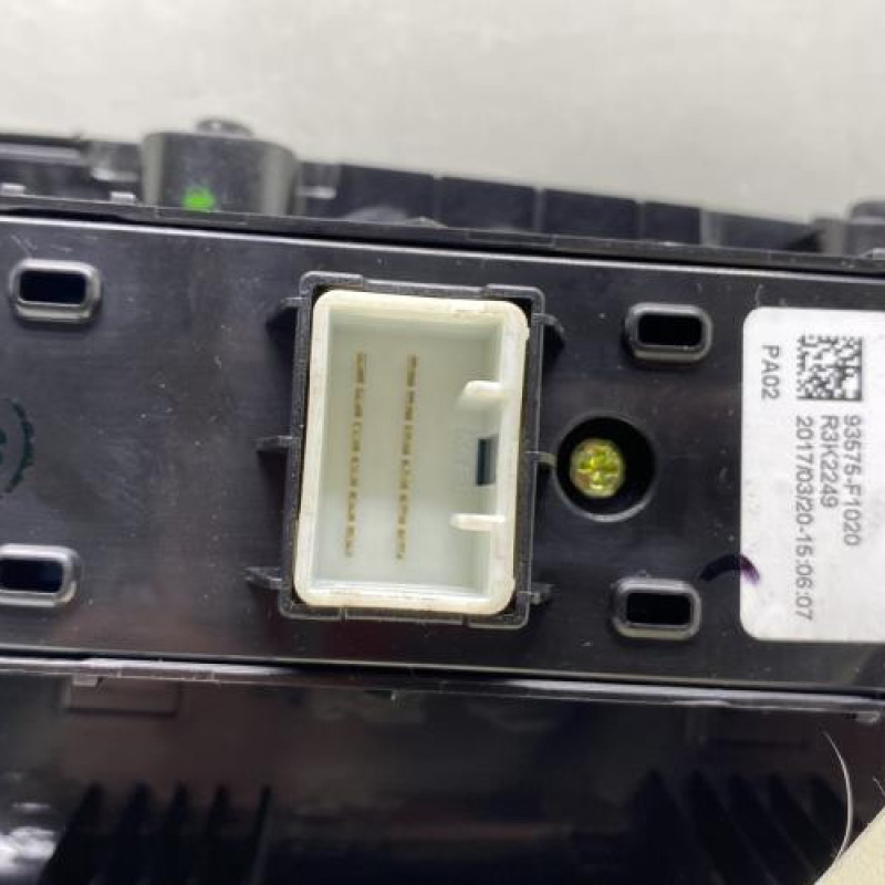 Interrupteur de leve vitre avant droit KIA SPORTAGE 4 Photo n°3