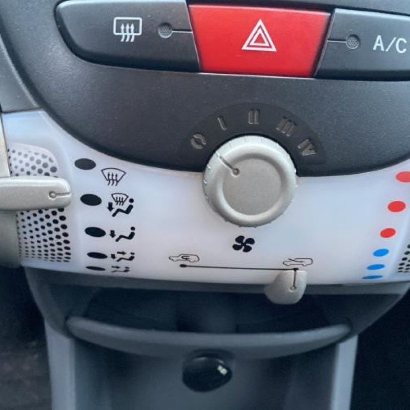 Pretensionneur de ceinture avant droit CITROEN C1 1 Photo n°13