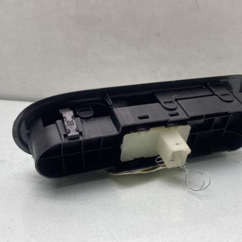 Interrupteur de leve vitre avant droit PEUGEOT 508 1 SW Photo n°3