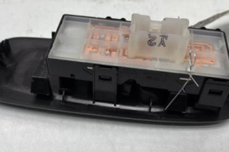 Interrupteur de leve vitre avant droit RENAULT KADJAR