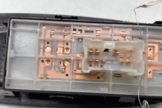 Interrupteur de leve vitre avant droit RENAULT KADJAR