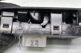 Interrupteur de leve vitre avant droit RENAULT KADJAR