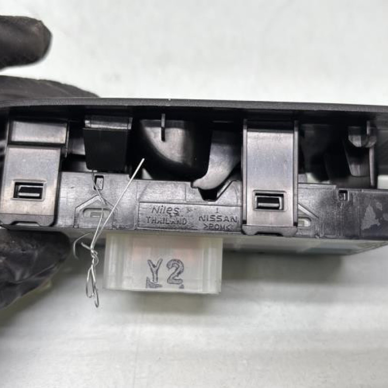 Interrupteur de leve vitre avant droit RENAULT KADJAR Photo n°5