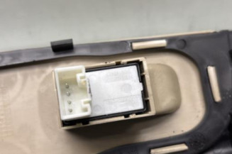 Interrupteur de leve vitre avant droit SKODA SUPERB 2