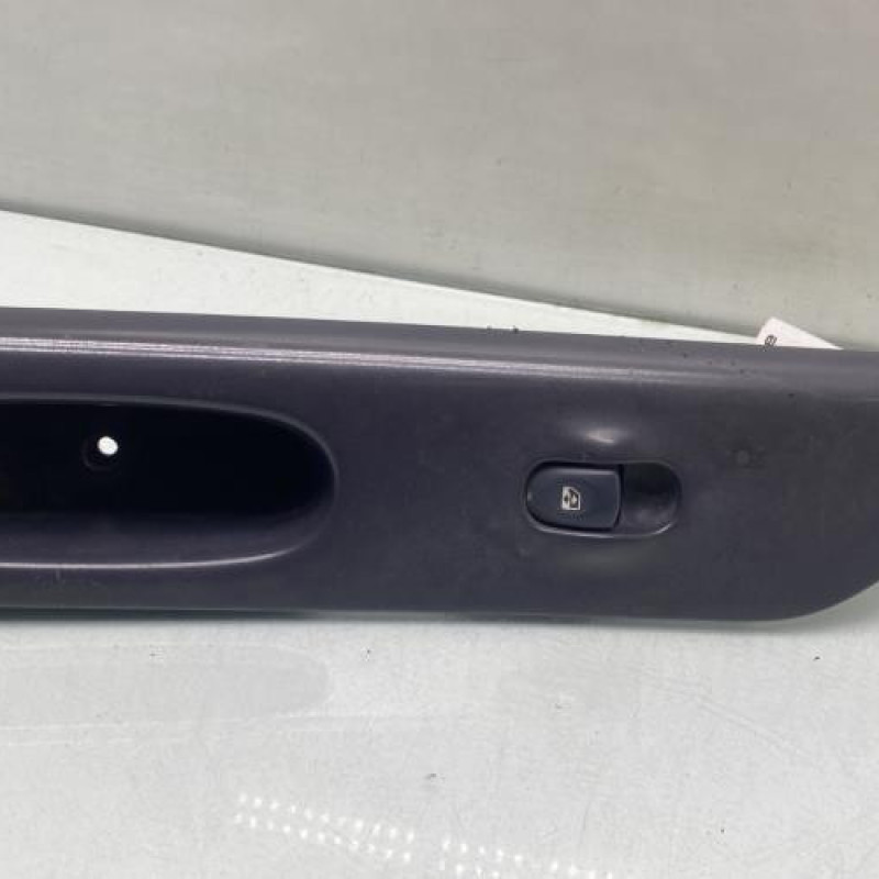 Interrupteur de leve vitre avant droit RENAULT ESPACE 3 Photo n°1