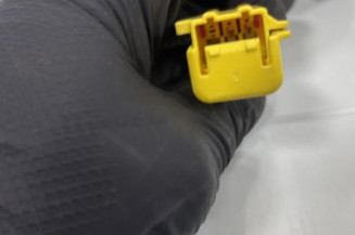 Pretensionneur de ceinture avant droit VOLKSWAGEN POLO 4