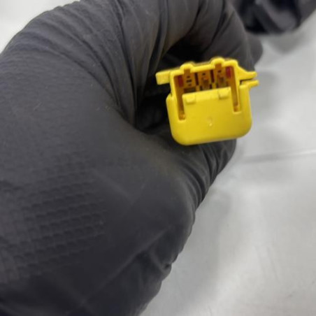 Pretensionneur de ceinture avant droit VOLKSWAGEN POLO 4