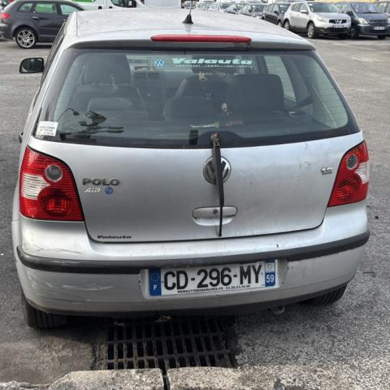 Pretensionneur de ceinture avant droit VOLKSWAGEN POLO 4 Photo n°10