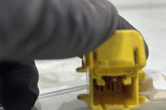 Pretensionneur de ceinture avant gauche VOLKSWAGEN POLO 4