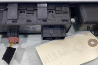 Interrupteur de leve vitre avant gauche PEUGEOT 3008 1