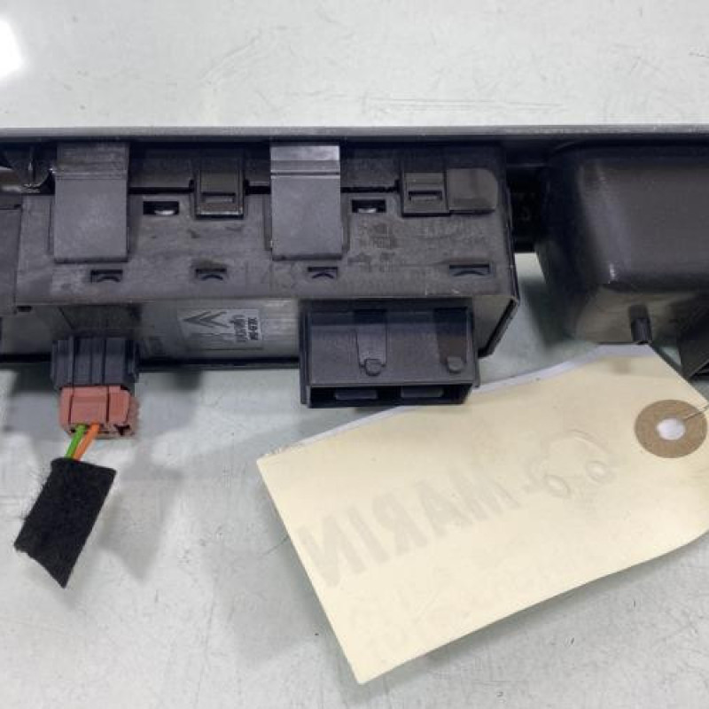 Interrupteur de leve vitre avant gauche PEUGEOT 3008 1 Photo n°3