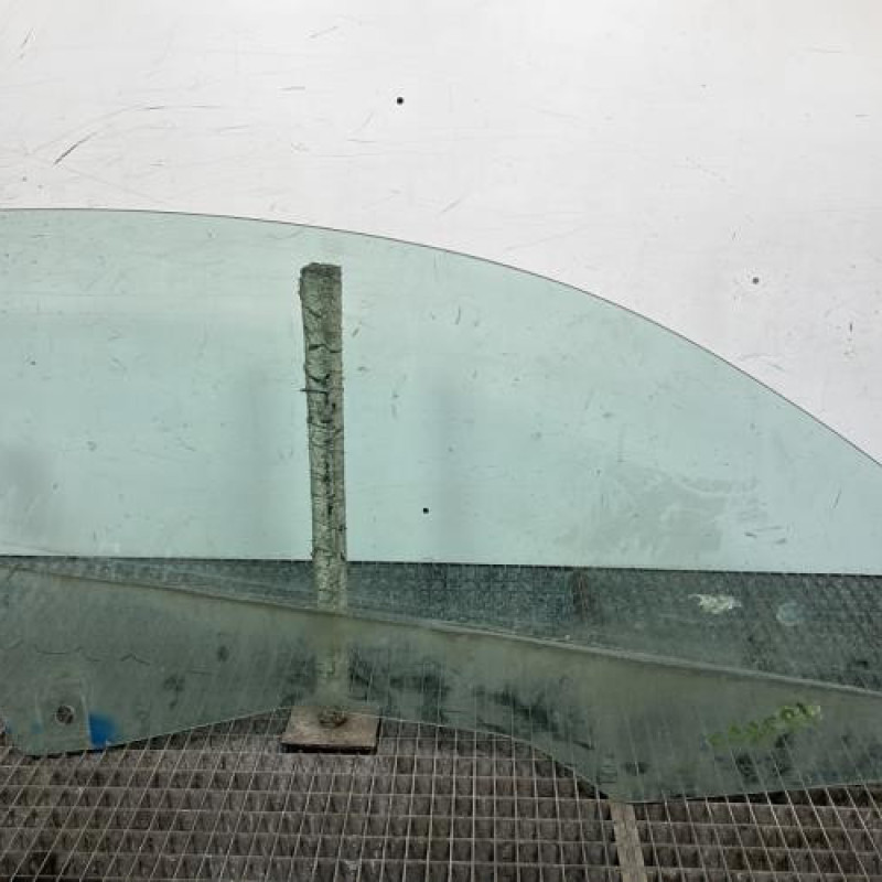 Vitre avant gauche RENAULT MEGANE 2 Photo n°4
