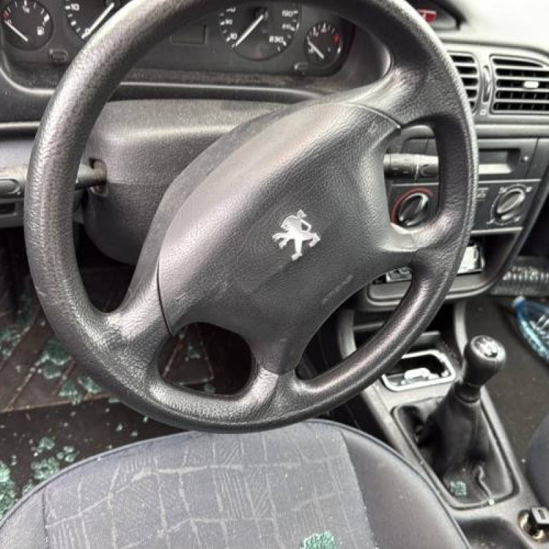 Aile avant gauche PEUGEOT 406 Photo n°13