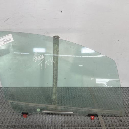 Vitre avant droit TOYOTA YARIS 3 Photo n°1