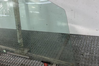 Vitre avant droit TOYOTA YARIS 3