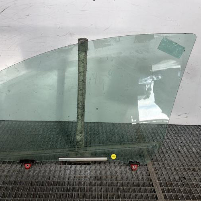 Vitre avant droit TOYOTA YARIS 3 Photo n°4