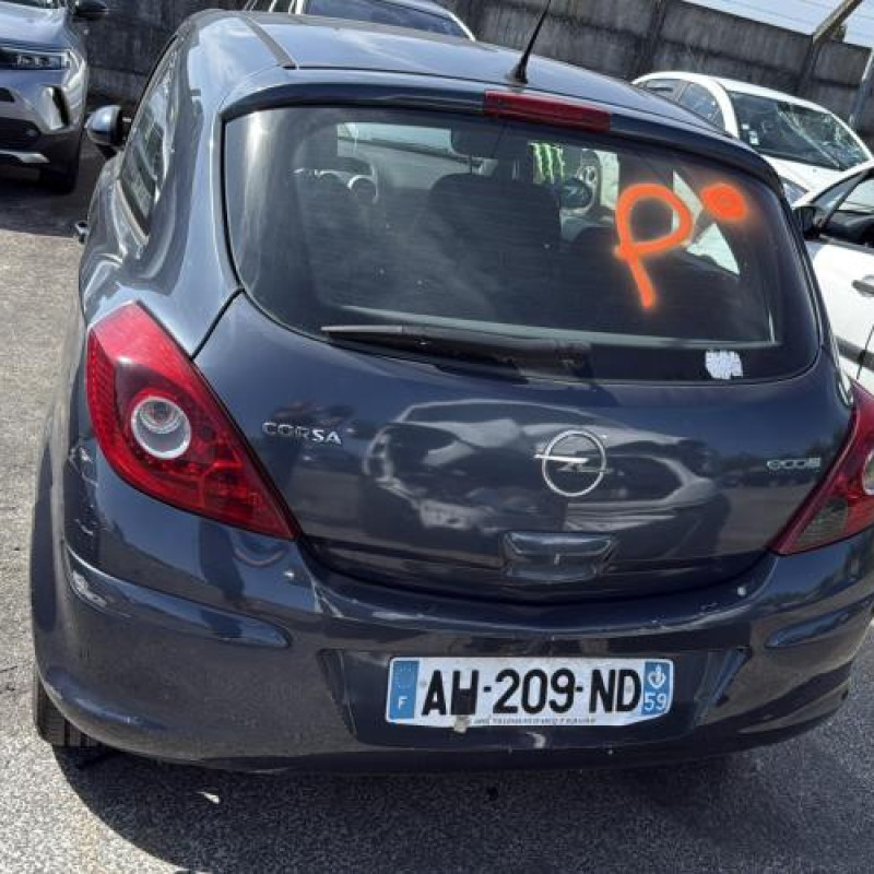 Capot OPEL CORSA D Photo n°15