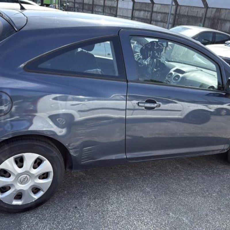 Capot OPEL CORSA D Photo n°17