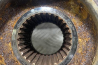 Pivot de moyeu avant droit TOYOTA AVENSIS 3