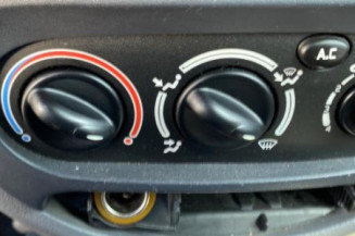 Pivot de moyeu avant gauche RENAULT MEGANE 1