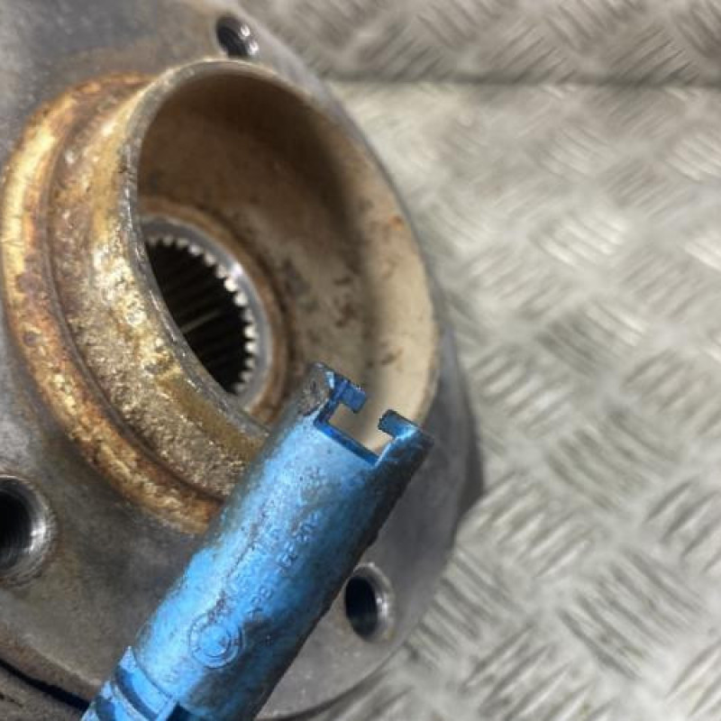 Pivot de moyeu avant droit BMW SERIE 3 E91 Photo n°4