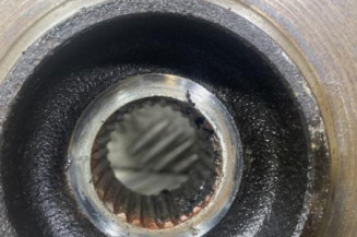 Pivot de moyeu avant gauche PEUGEOT 308 1