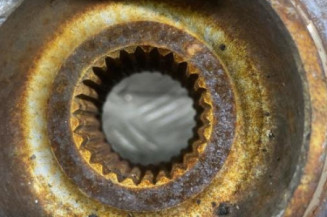 Pivot de moyeu avant gauche PEUGEOT 308 1